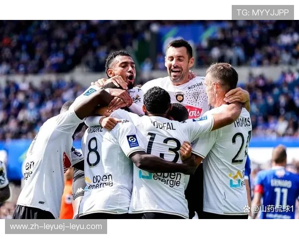 法甲马赛球队运营:探讨马赛俱乐部的运营模式与商业成功 法甲马赛球队运营:探讨马赛俱乐部的运营模式与商业成功